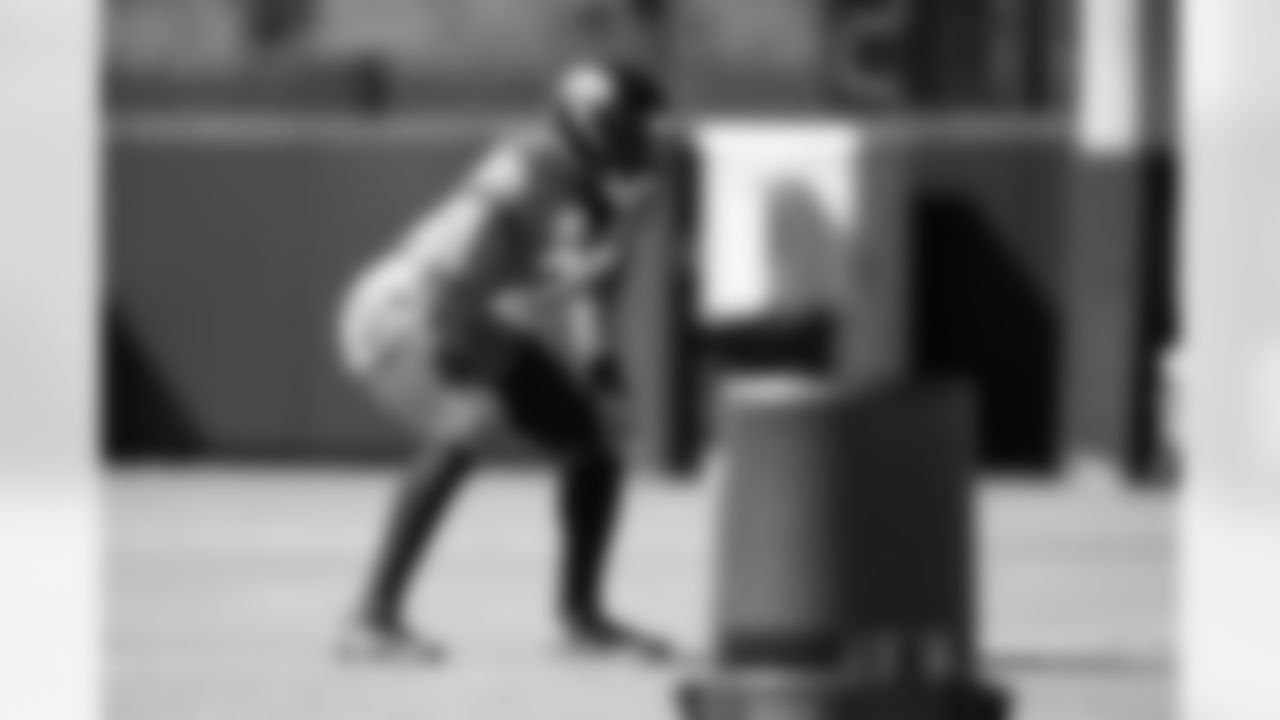 Jacksonville, Fla. — Jaguars linebacker Foyesade Oluokun (23) during practice at the Miller Electric Center on October 29, 2025.