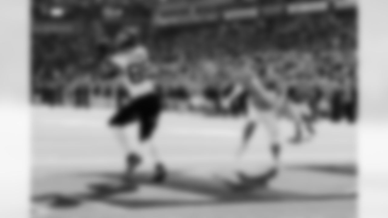 Jacksonville Jaguars vs Tennessee Titans

TE Brenton Strange (85)