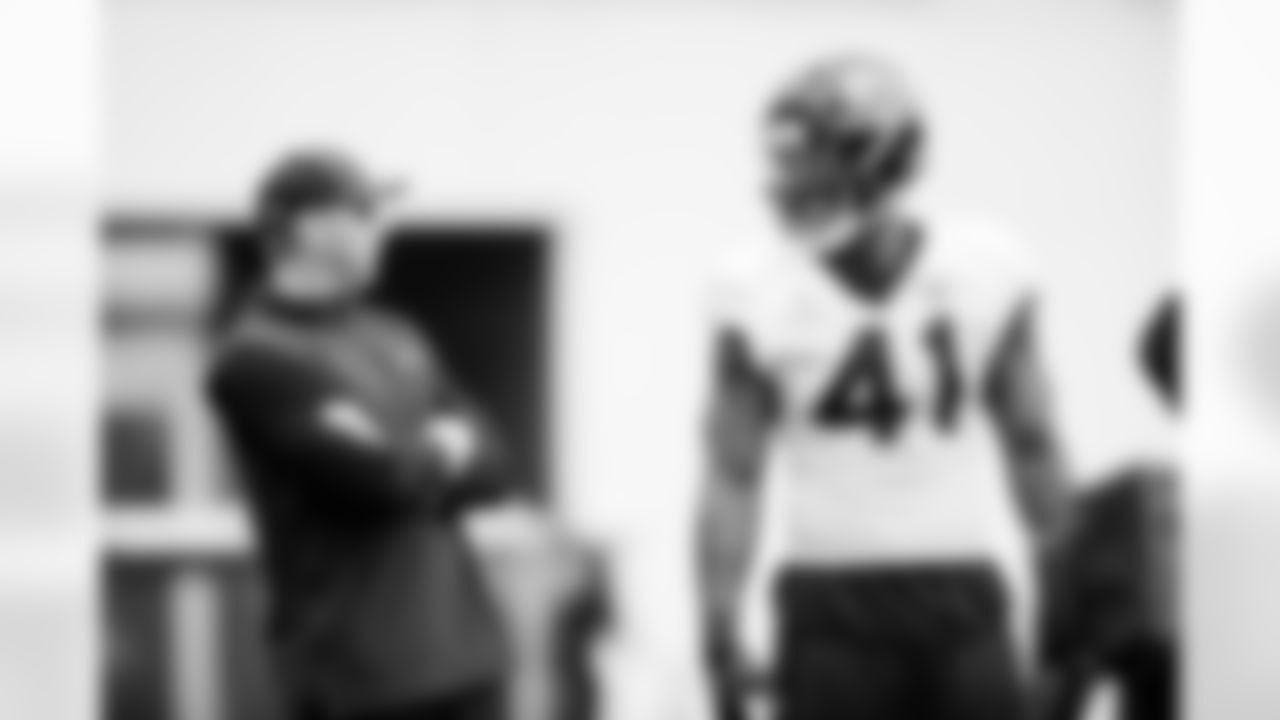 Jacksonville, Fla. — Jaguars head coach Liam Coen and defensive end Josh Hines-Allen (41) during practice at the Miller Electric Center on December 4, 2025.