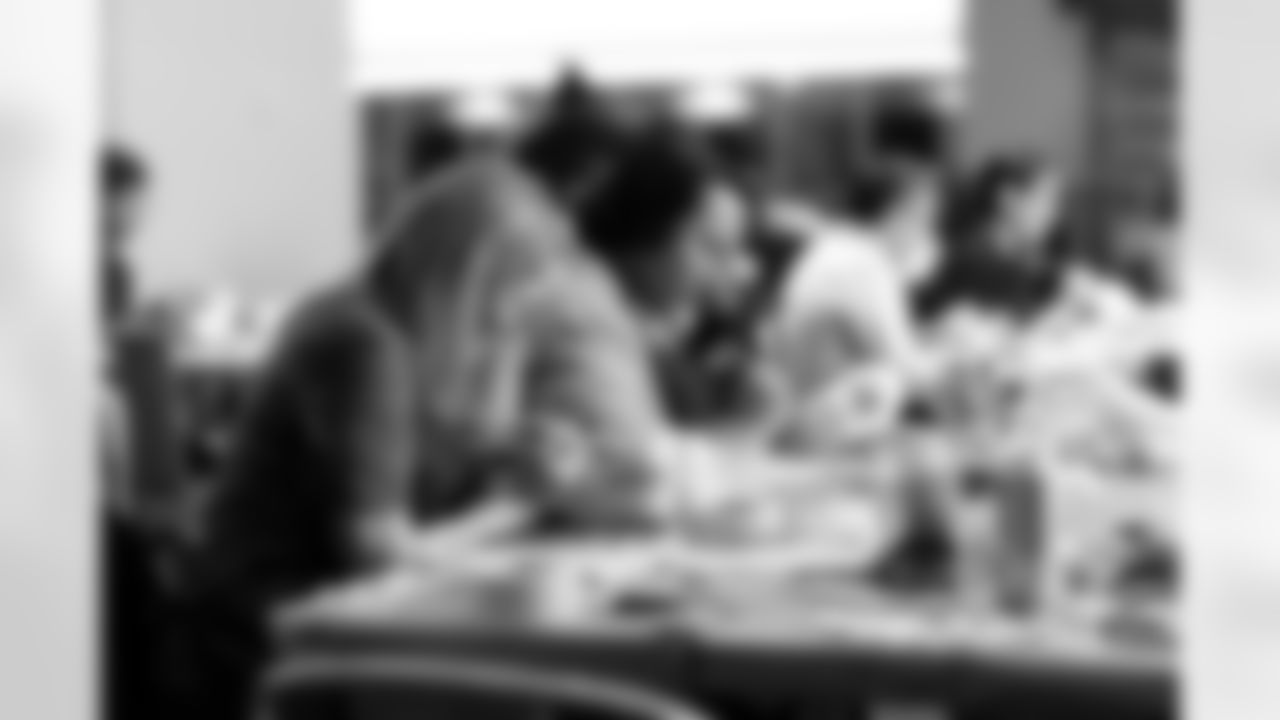 2023_0104_KickingItWithSoles_86