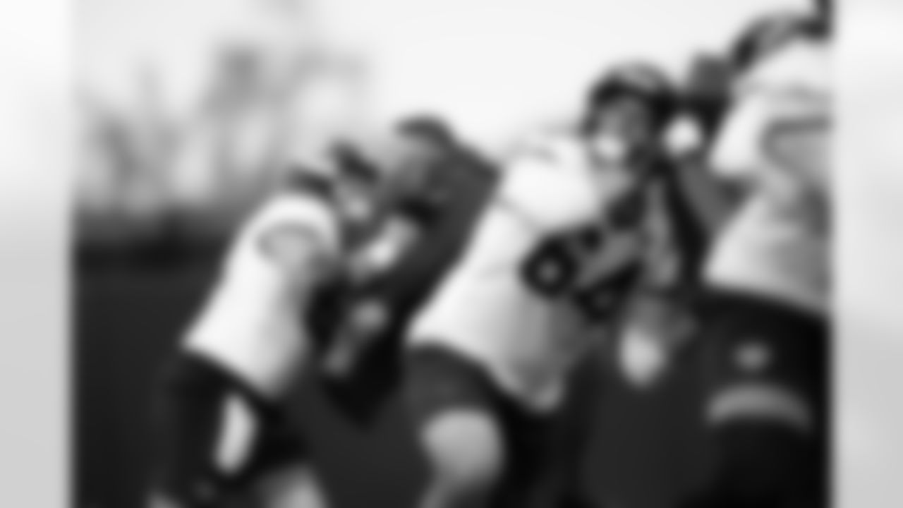 Jacksonville, Fla. — Jaguars offensive lineman Wyatt Milum (64) during practice at the Miller Electric Center on November 27, 2025.