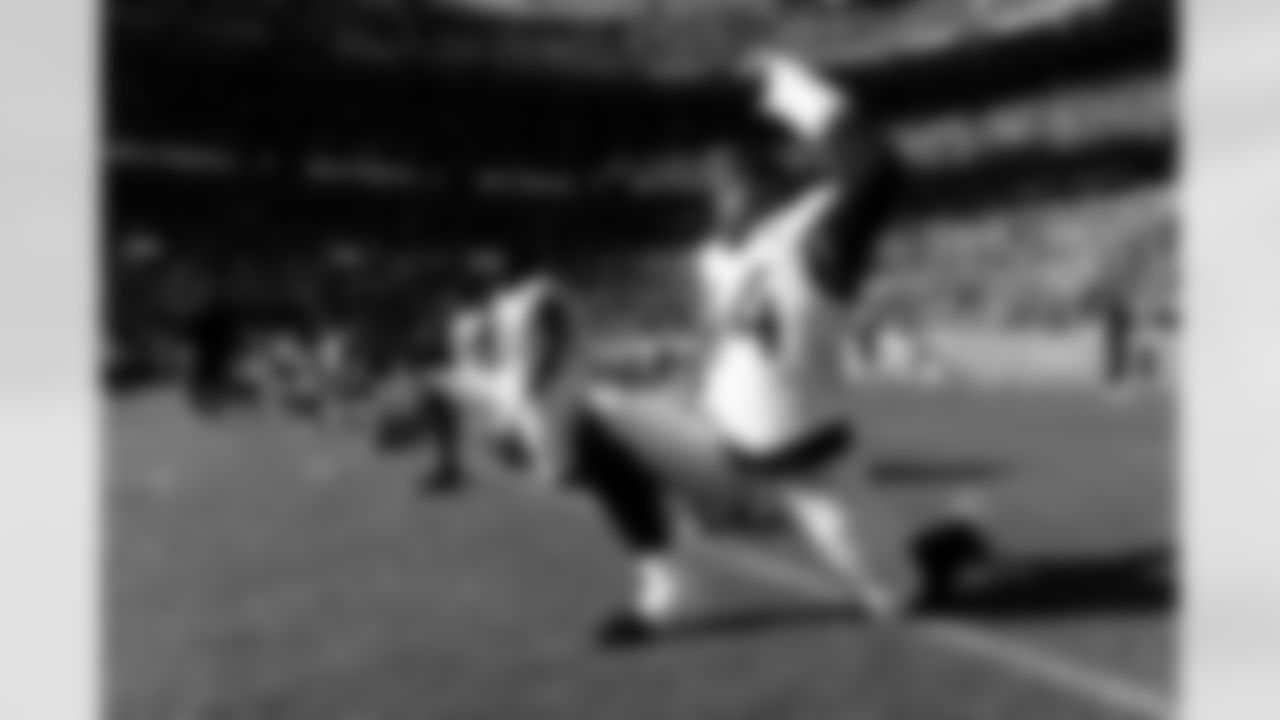 Jacksonville Jaguars vs Denver Broncos

DE Travon Walker (44)