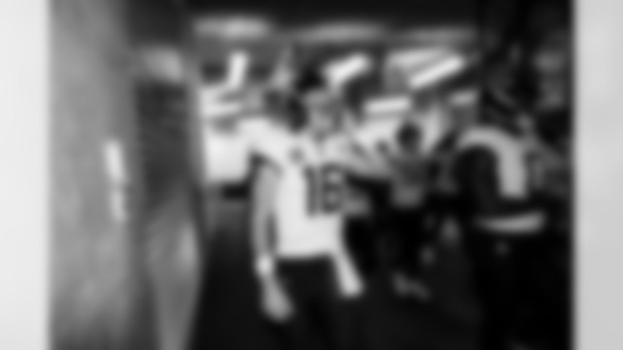 Jacksonville Jaguars vs Indianapolis Colts

QB Trevor Lawrence (16)