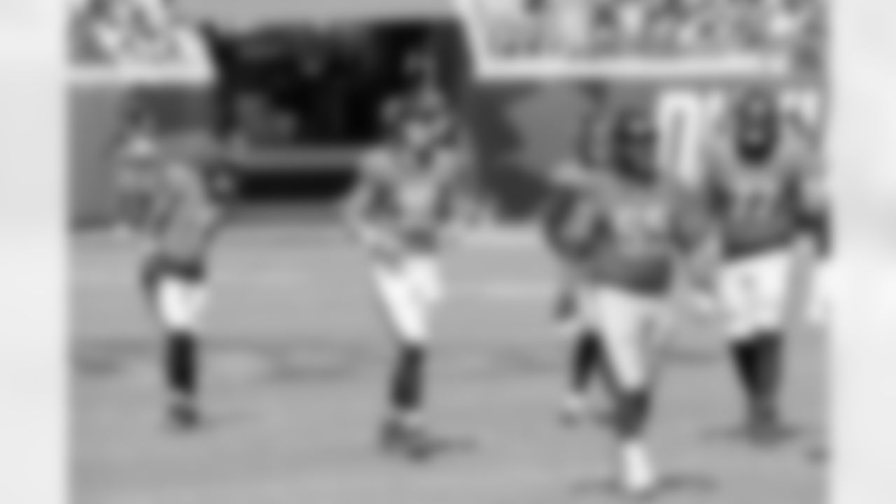 Jacksonville Jaguars vs Houston Texans
QB Trevor Lawrence (16)