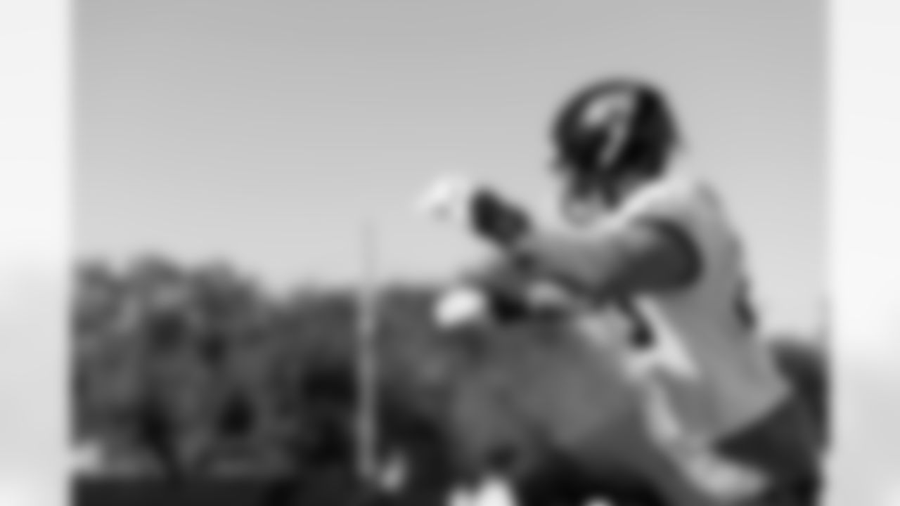 Jacksonville, Fla. — Jaguars linebacker Foyesade Oluokun (23) during practice at the Miller Electric Center on December 11, 2025.