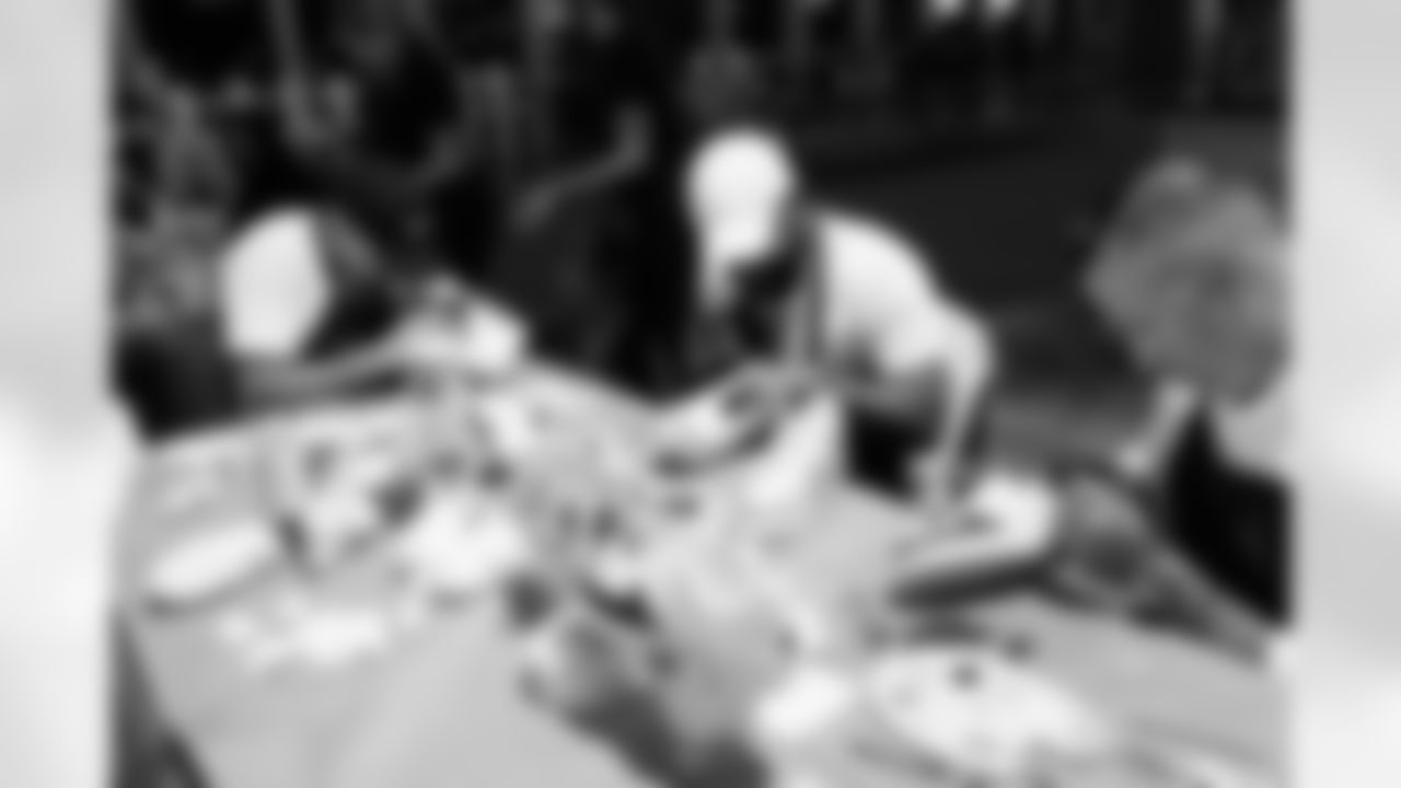 2023_0104_KickingItWithSoles_102