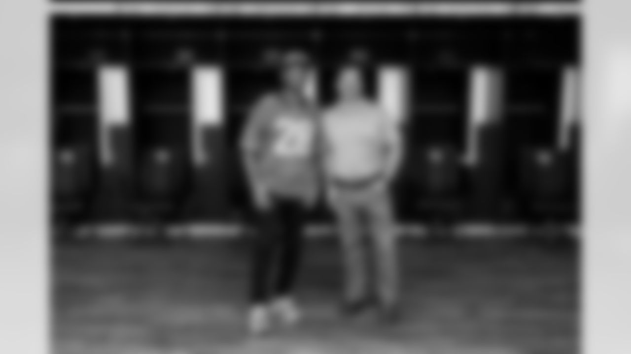 Jacksonville, Fla. — Founders STM Gift Grab photo session with Fred Taylor at EverBank Stadium on September 15, 2025.