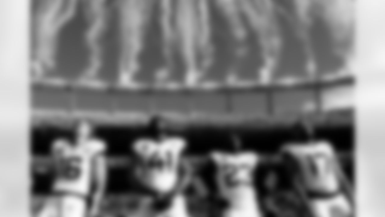 Jacksonville Jaguars vs Denver Broncos

QB Trevor Lawrence (16), DE Josh Hines-Allen (41), LB Foyesade Oluokun (23) and WR Tim Patrick (17)