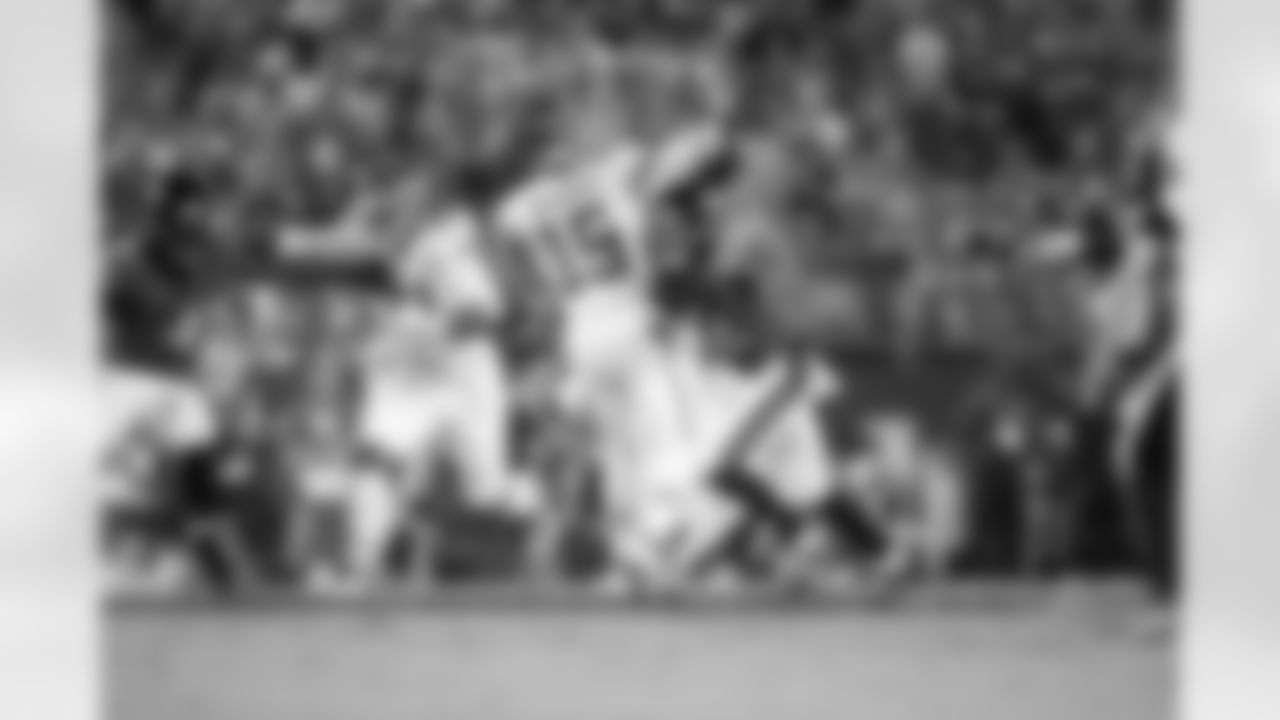 Jacksonville Jaguars vs Kansas City Chiefs

S Andrew Wingard (42)