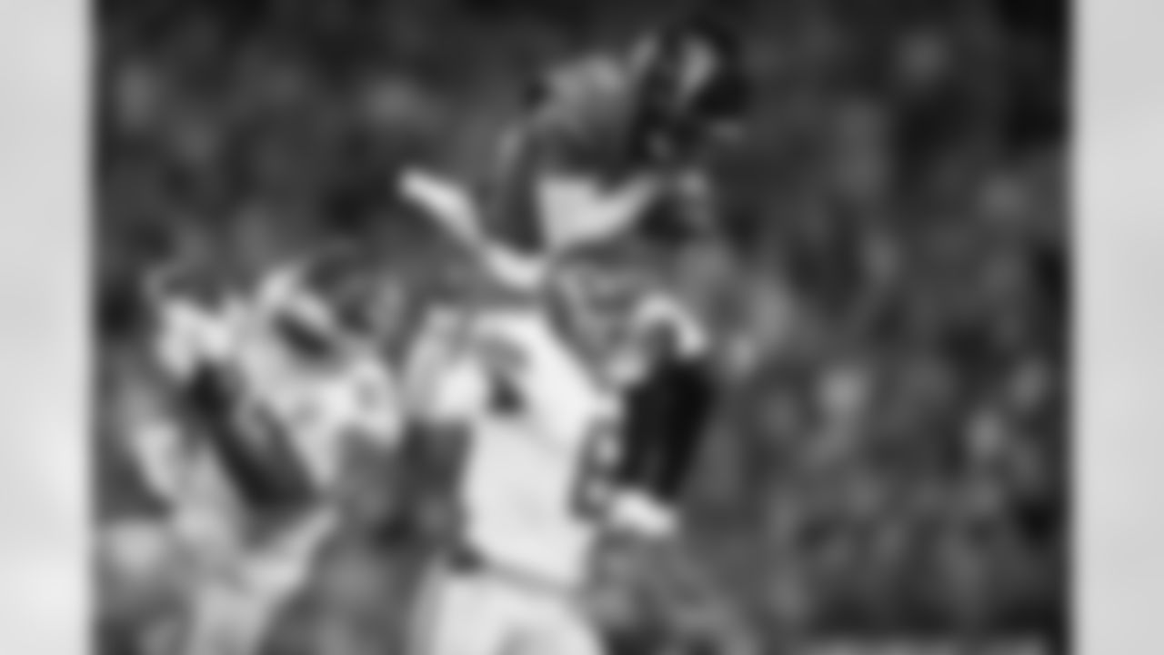 Jacksonville Jaguars vs Kansas City Chiefs

WR/DB Travis Hunter (12)