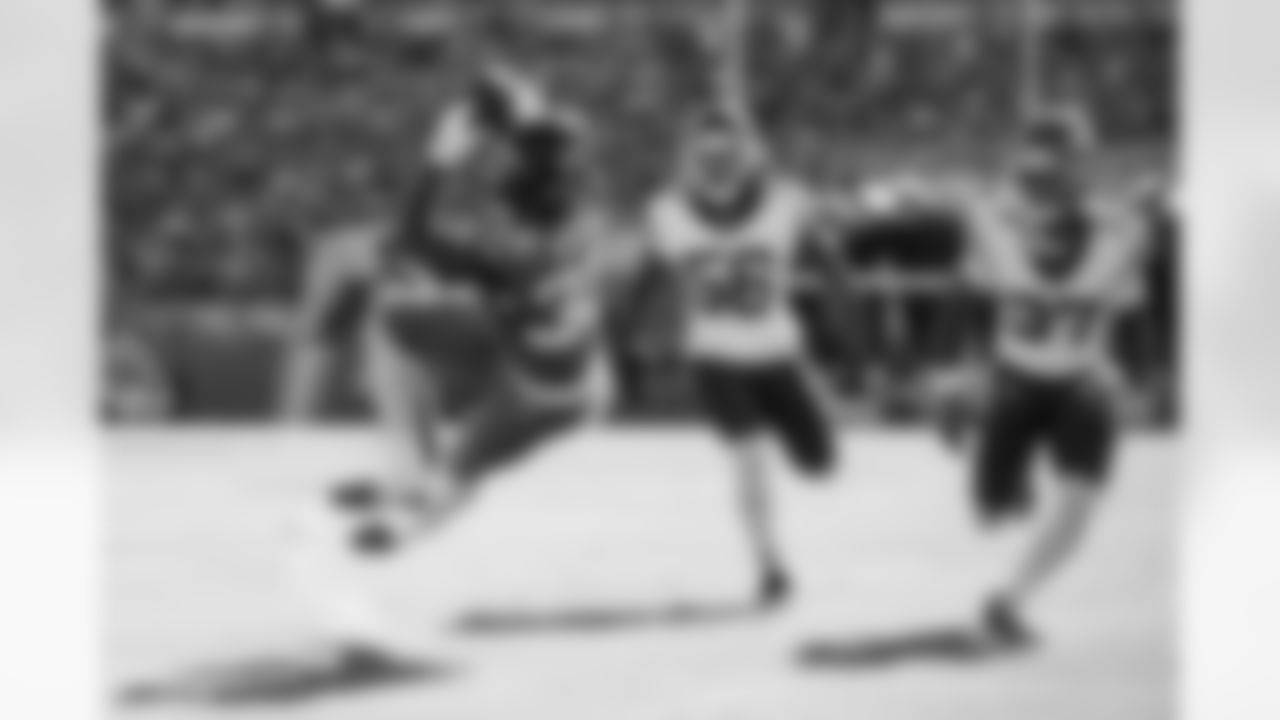 Jacksonville Jaguars vs New York Jets

RB Bhayshul Tuten (33)