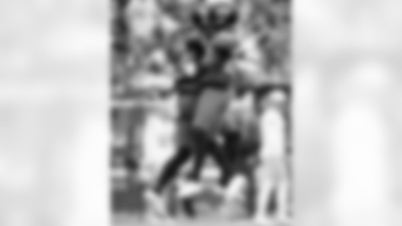 Jacksonville Jaguars vs San Francisco 49ers

S Rayuan Lane III (25) and S Antonio Johnson (26)