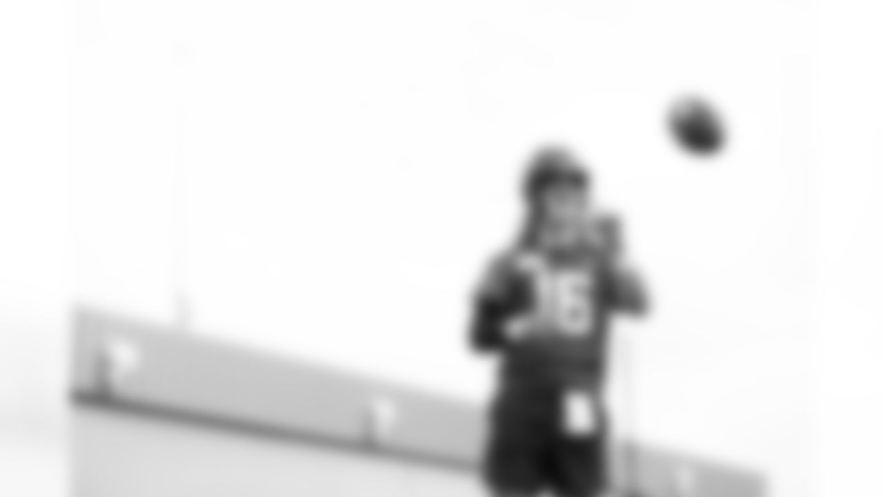 Jacksonville, Fla. — Jaguars quarterback Trevor Lawrence (16) during practice at the Miller Electric Center on October 9, 2025.