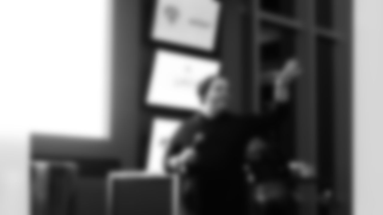 2023_0104_KickingItWithSoles_47