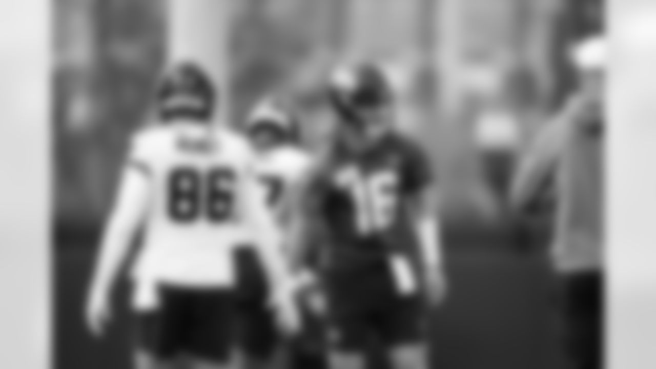 Jacksonville, Fla. — Jaguars tight end Johnny Mundt (86) and quarterback Trevor Lawrence (16) during practice at the Miller Electric Center on November 27, 2025.