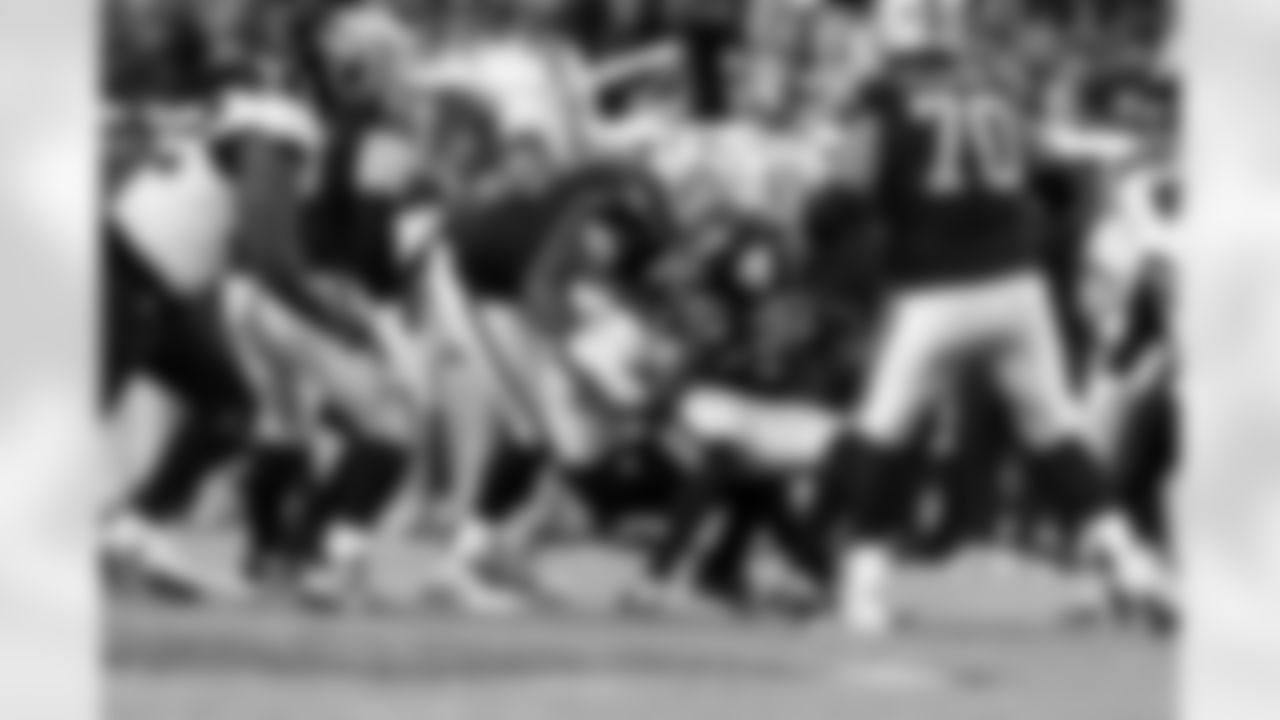 Jacksonville Jaguars vs Las Vegas Raiders

DE Josh Hines-Allen (41)