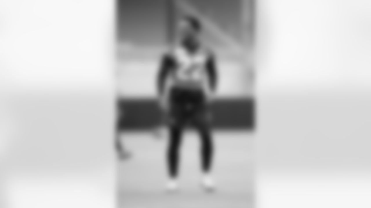 Jacksonville, Fla. — Jaguars cornerback Jarrian Jones (22) during practice at the Miller Electric Center on November 26, 2025.