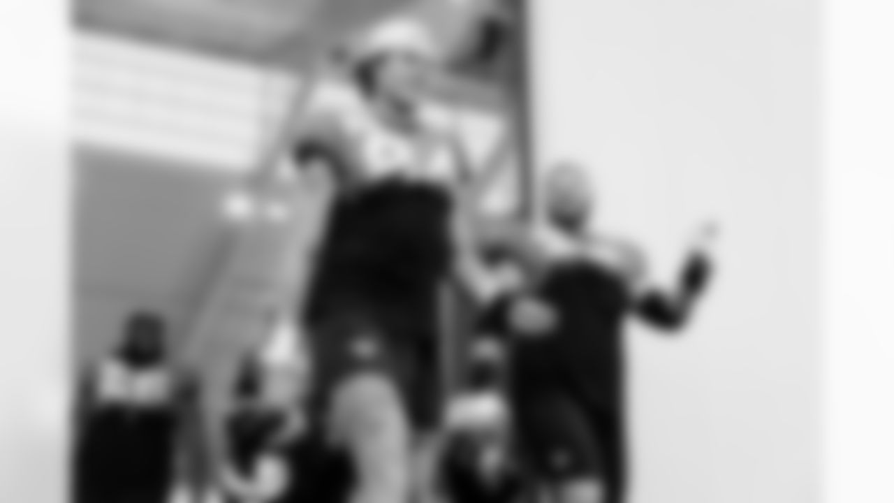 Jacksonville, Fla. — Jaguars tight end Hunter Long (84) and offensive lineman Cole Van Lanen (70) during practice at the Miller Electric Center on December 4, 2025.