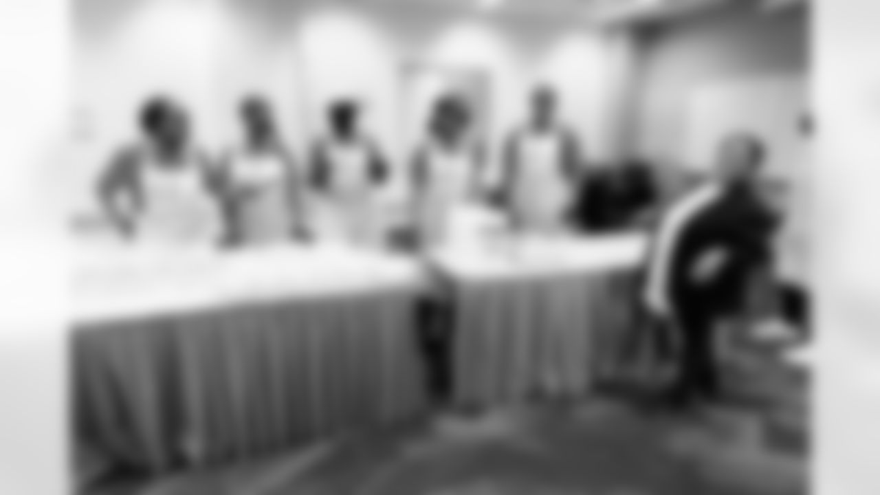 Jacksonville, Fla. — Florida Blue Senior Meal Distribution on November 24, 2025.