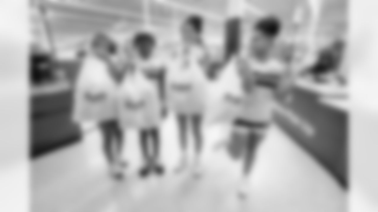 Jacksonville, Fla. — Jaguars Elite Girls Flag athletes during a shopping spree sponsored by Academy Sports & Outdoors on August 6, 2025.