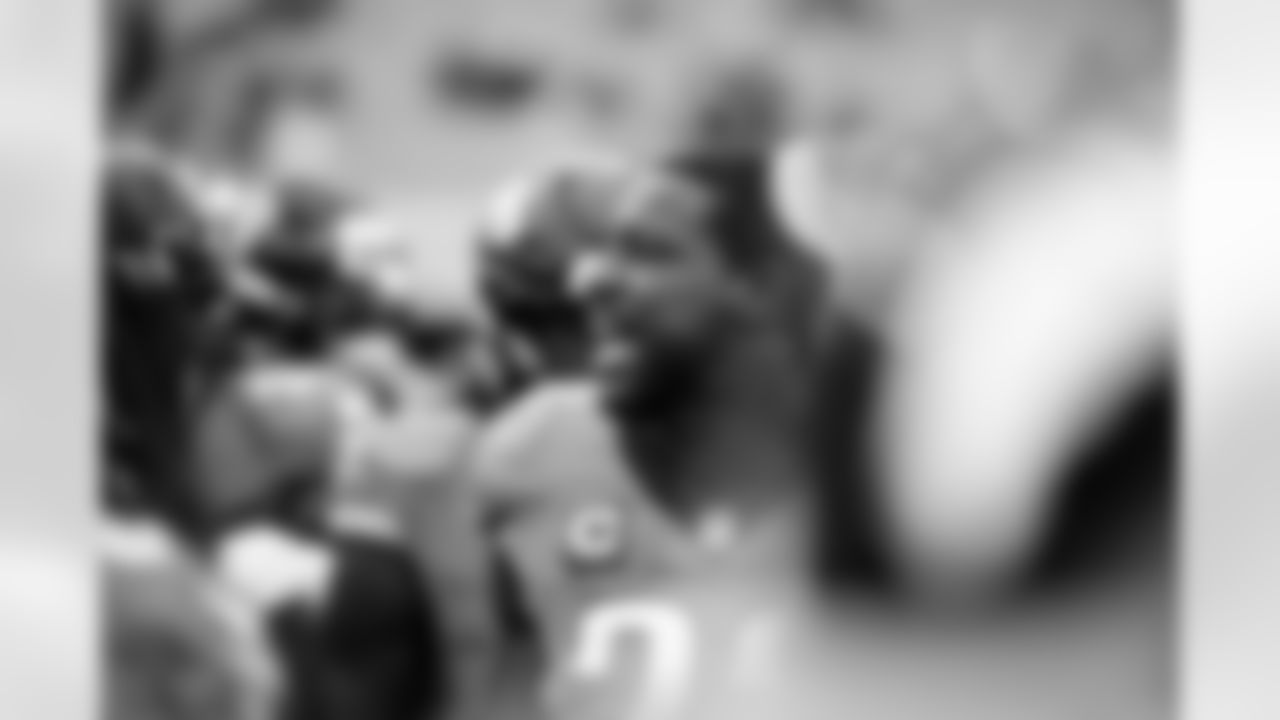 Jacksonville Jaguars vs Tennessee Titans

LB Foyesade Oluokun (23)