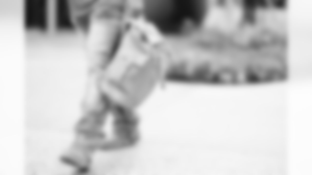 Jacksonville Jaguars vs Indianapolis Colts

DB Cam'Ron Silmon-Craig