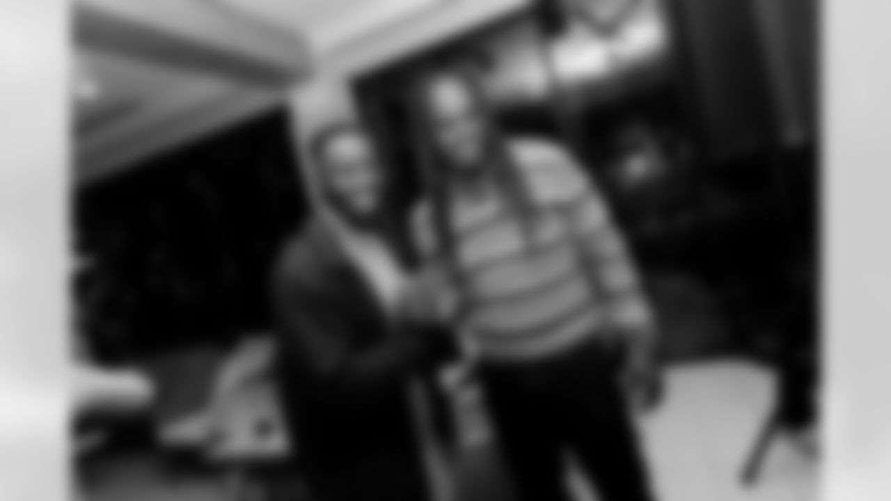 Jacksonville Beach, Fla. — Legends Weekend Friday Dinner at Sandbar Jax Bch on December 5, 2025.