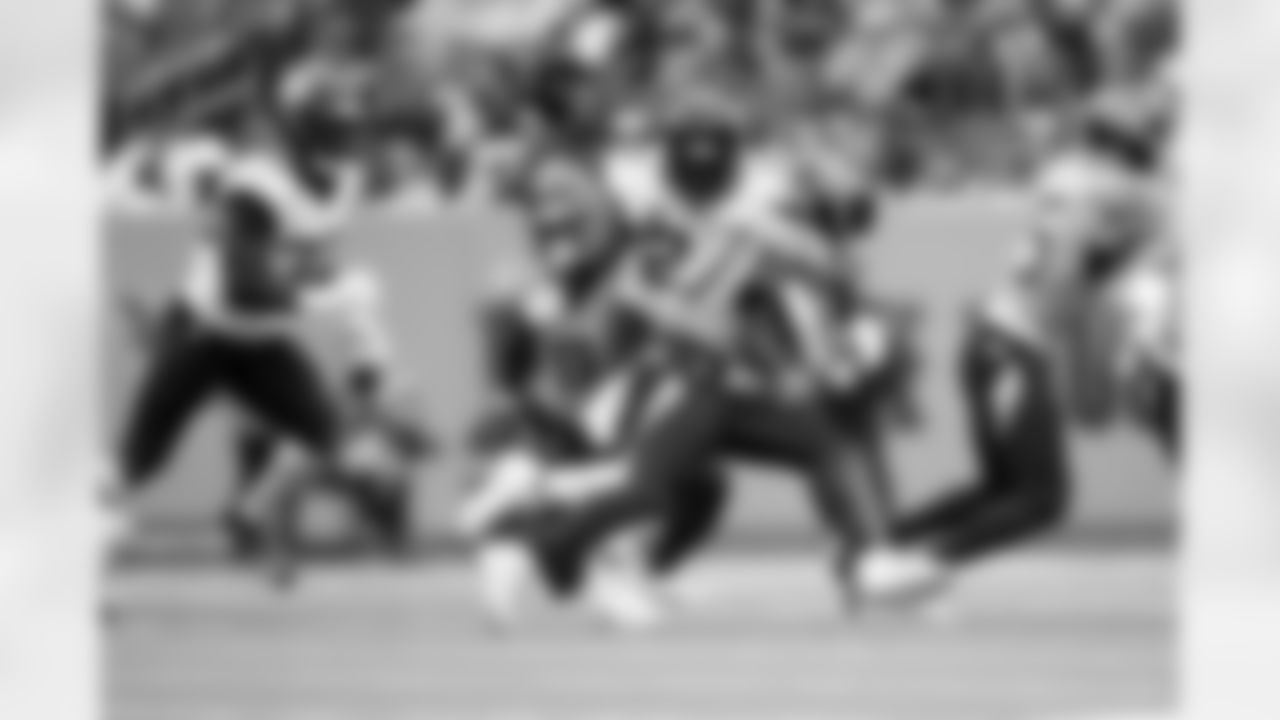 Jacksonville Jaguars vs. Tennessee Titans

LB Foyesade Oluokun (23)