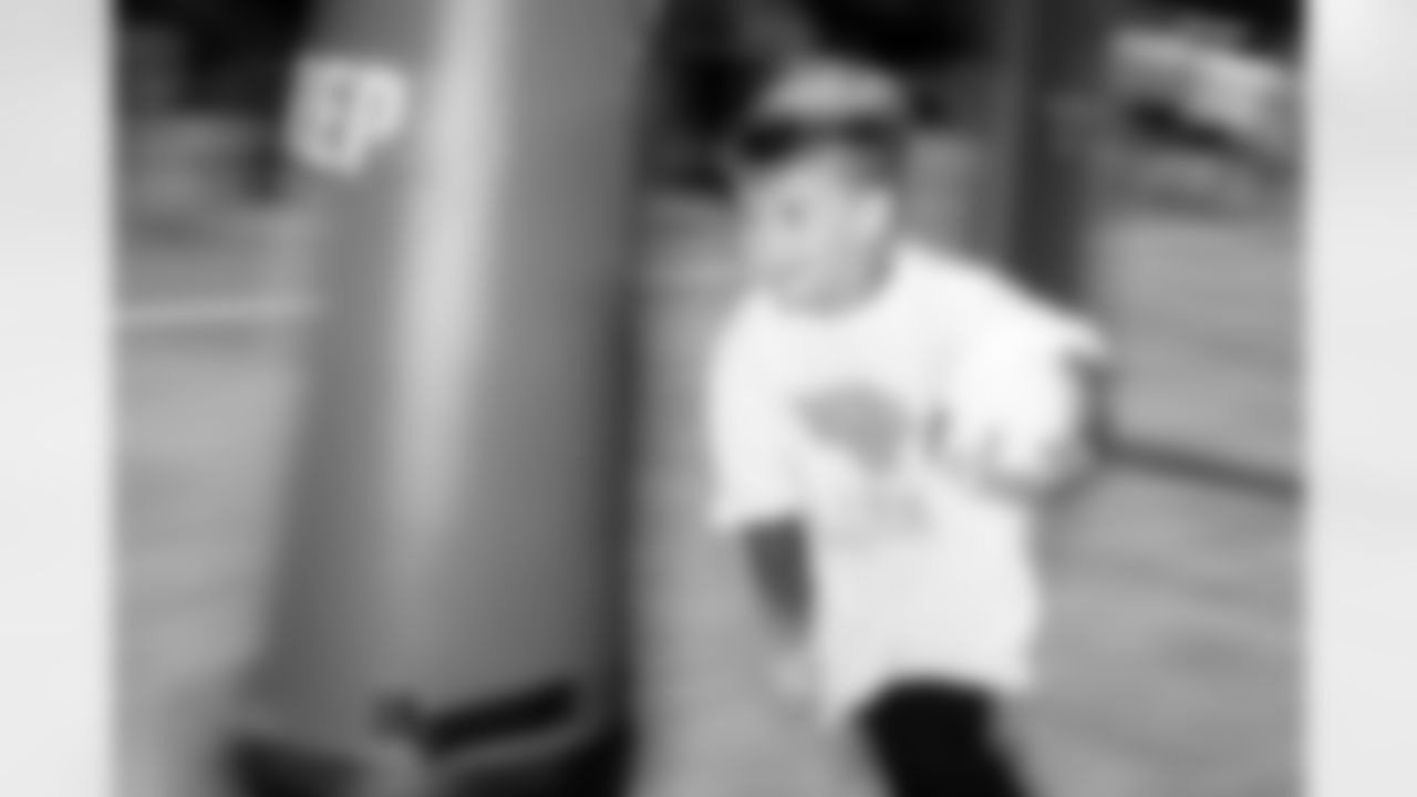 Jacksonville, Fla. – Salute to Service Youth Football Camp for military members and their children at NAS JAX Base on November 5, 2025.