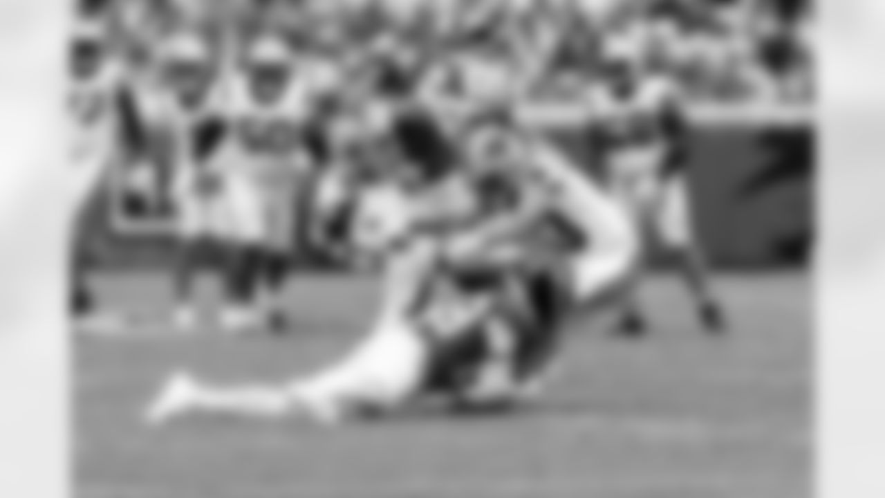 Jacksonville Jaguars vs Carolina Panthers

S Eric Murray (29)