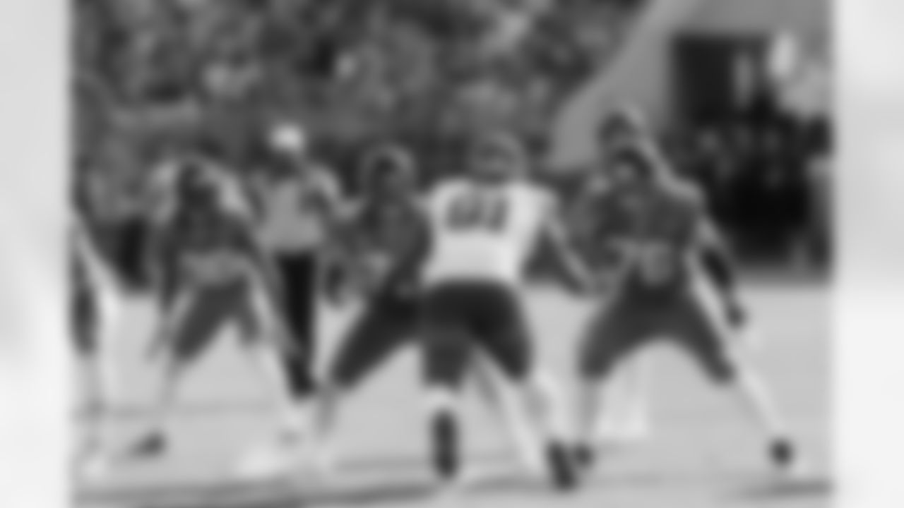 Jacksonville Jaguars vs New York Jets
OL Ezra Cleveland (76) and OL Robert Hainsey (73)