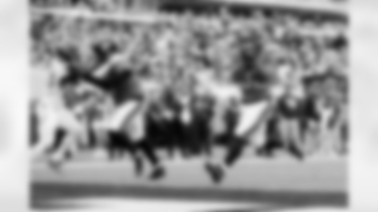 Jacksonville Jaguars vs Tennessee Titans

RB Bhayshul Tuten (33)