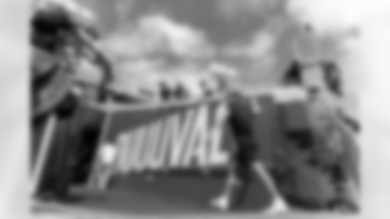 Jacksonville Jaguars vs Carolina Panthers
QB Trevor Lawrence