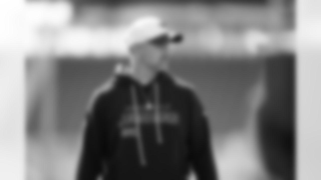 Jacksonville, Fla. — Jaguars defensive coordinator Anthony Campanile during practice at the Miller Electric Center on October 29, 2025.