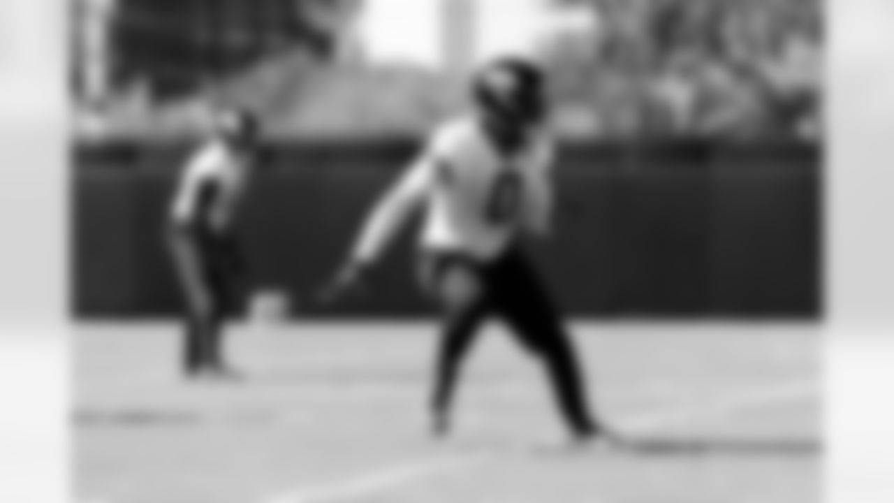 Jacksonville, Fla. — Jaguars linebacker Devin Lloyd (0) during practice at the Miller Electric Center on December 11, 2025.