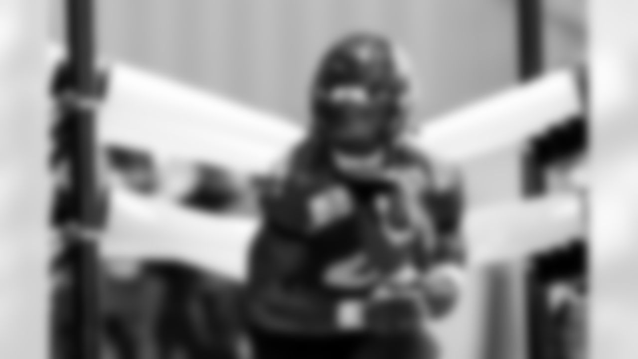 Jacksonville, Fla. — Jaguars running back Tank Bigsby (4) during OTAs at the Miller Electric Center on May 27, 2025.