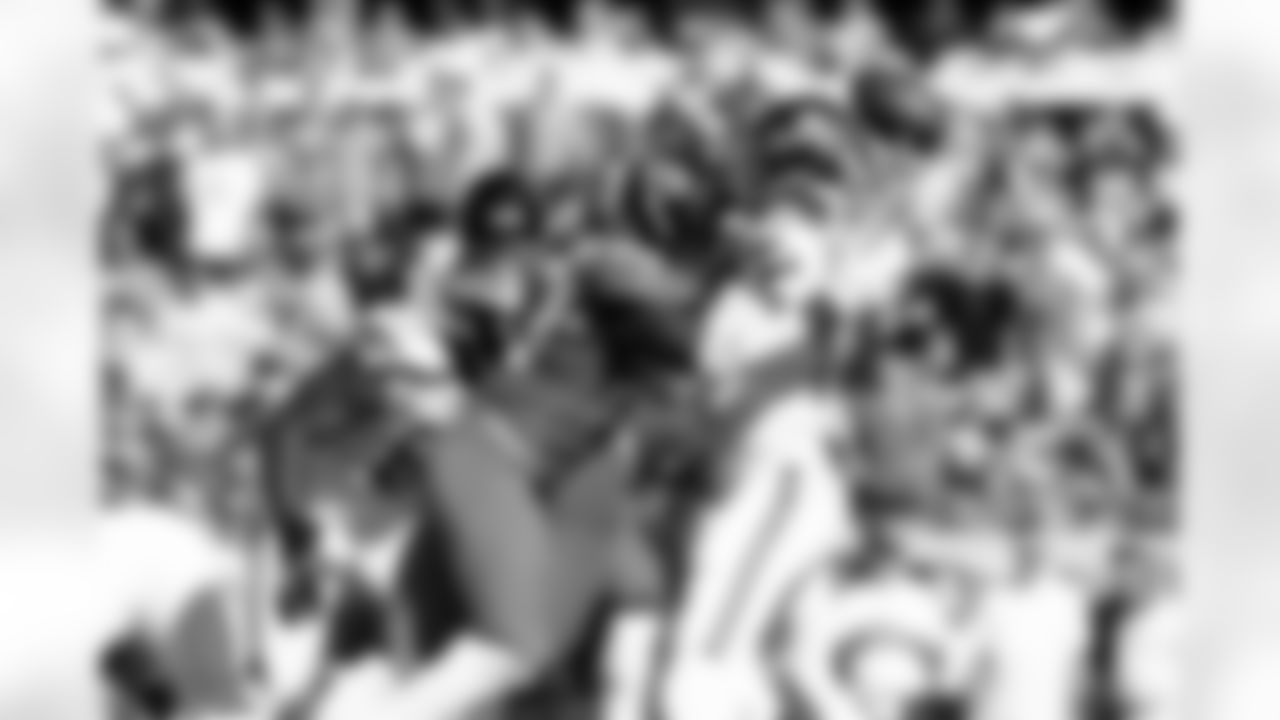 Jacksonville Jaguars vs Seattle Seahawks

LB Foyesade Oluokun (23)