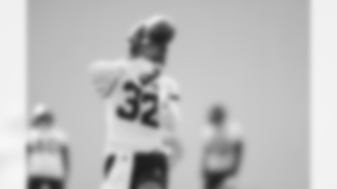 Jacksonville, Fla. — Jaguars safety Cam'Ron Silmon-Craig (32) during OTAs at the Miller Electric Center on June 2, 2025.