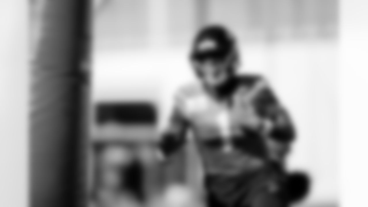 Jacksonville, Fla. — Jaguars running back Travis Etienne Jr. (1) during practice at the Miller Electric Center on December 11, 2025.