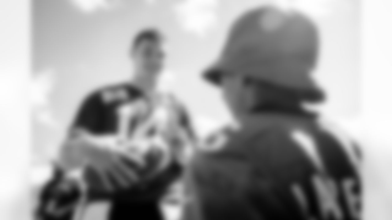 Jacksonville, Fla. — Jaguars quarterback Nick Mullens (14) signs autographs after training camp at the Miller Electric Center on July 24, 2025.
