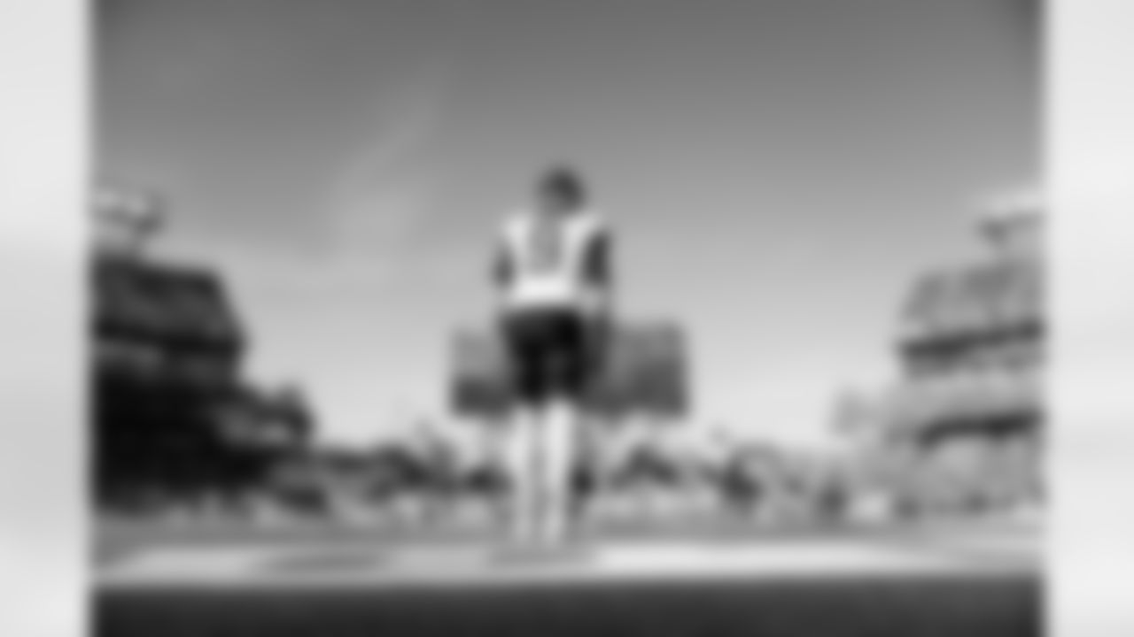 Jacksonville Jaguars vs Tennessee Titans

P Logan Cooke (9)