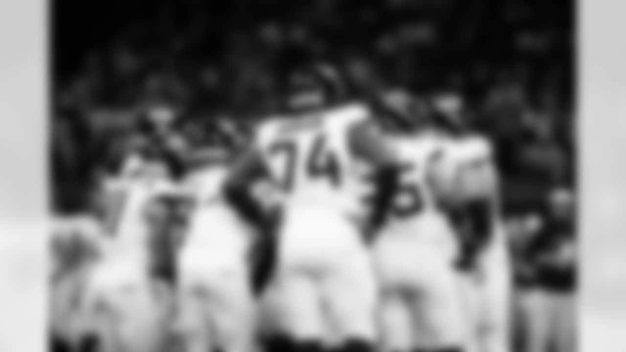 Jacksonville Jaguars vs New Orleans Saints
OL Fred Johnson (74)