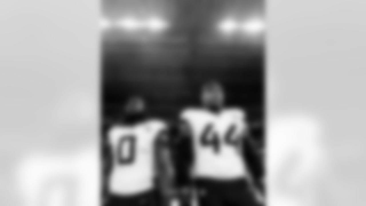 Jacksonville Jaguars vs Indianapolis Colts

LB Devin Lloyd (0) and DE Travon Walker (44)