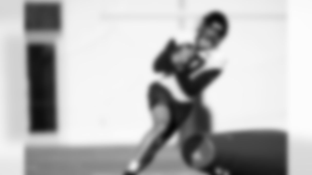 Jacksonville, Fla. — Jaguars wide receiver Tim Patrick (17) during practice at the Miller Electric Center on December 25, 2025.