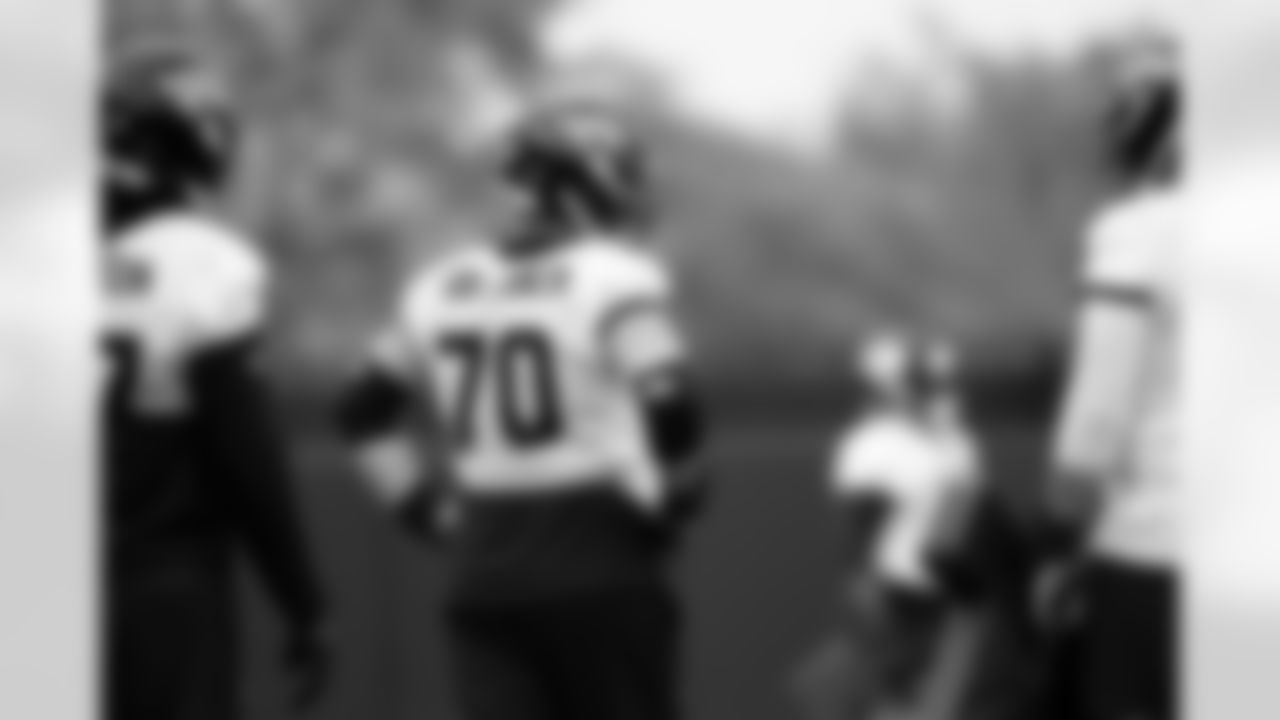 Jacksonville, Fla. — Jaguars offensive lineman Cole Van Lanen (70) during practice at the Miller Electric Center on November 27, 2025.