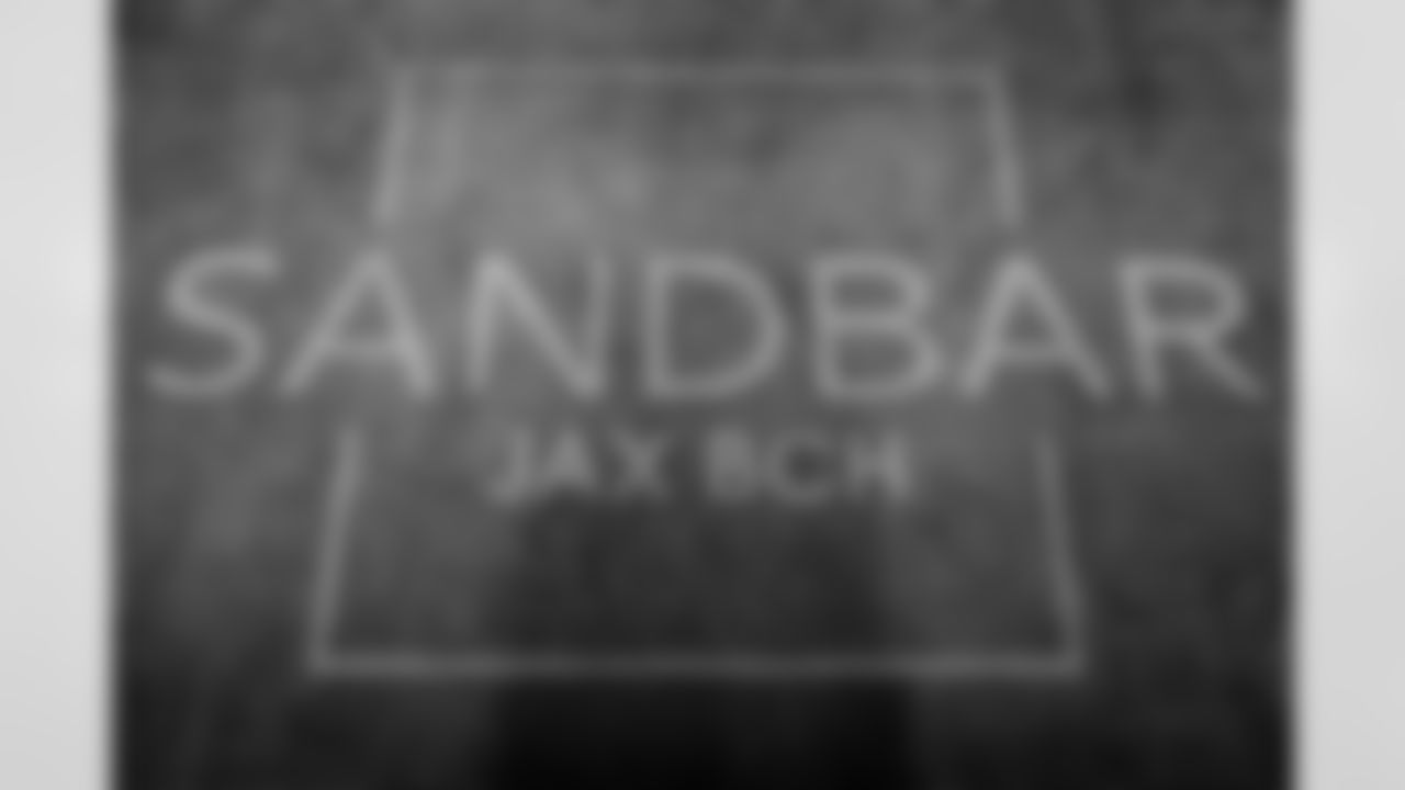 Jacksonville Beach, Fla. — Legends Weekend Friday Dinner at Sandbar Jax Bch on December 5, 2025.