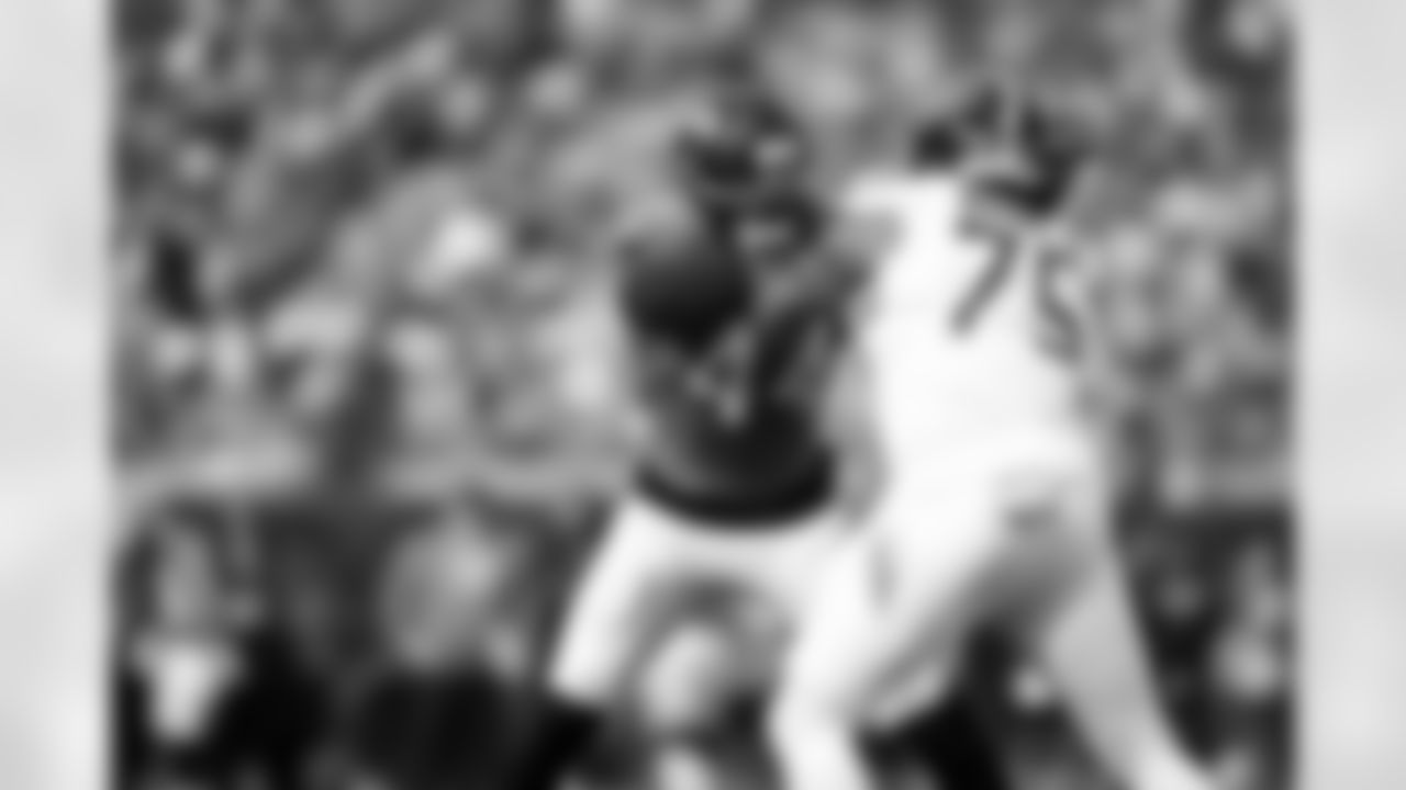 Jacksonville Jaguars vs Tennessee Titans

DE Travon Walker (44)