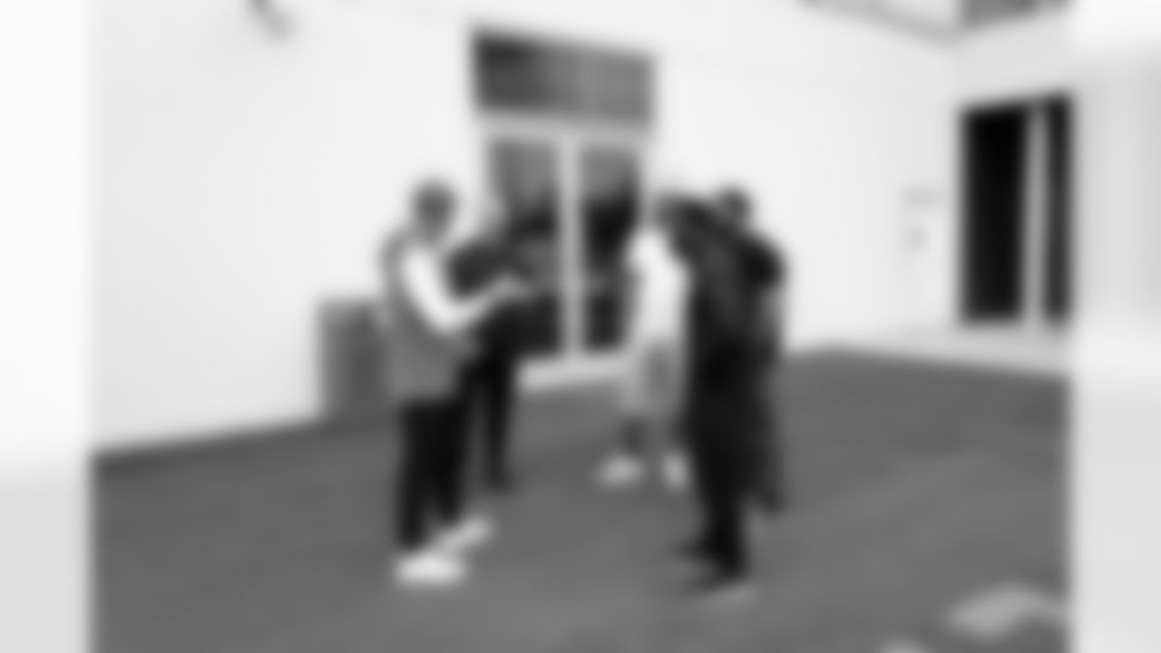 Jacksonville, Fla. — Jagaurs Legends attend Jaguars practice at the Miller Electric Center on December 5, 2025.