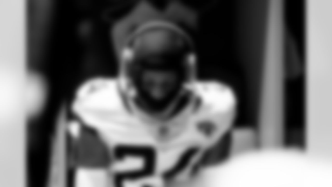 Jacksonville Jaguars vs Miami Dolphins
CB De'Antre Prince (24)