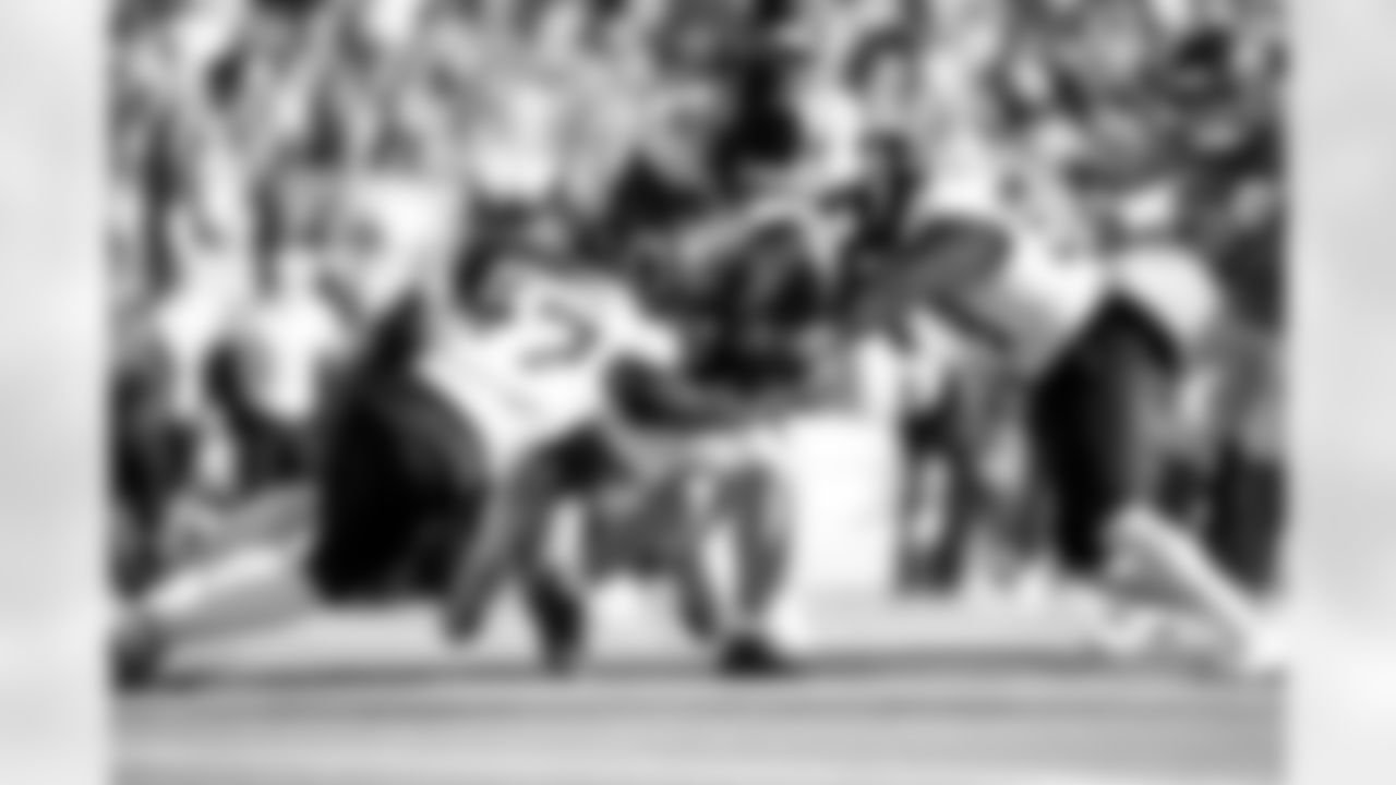 Jacksonville Jaguars vs Tennessee Titans

DE Josh Hines-Allen (41)